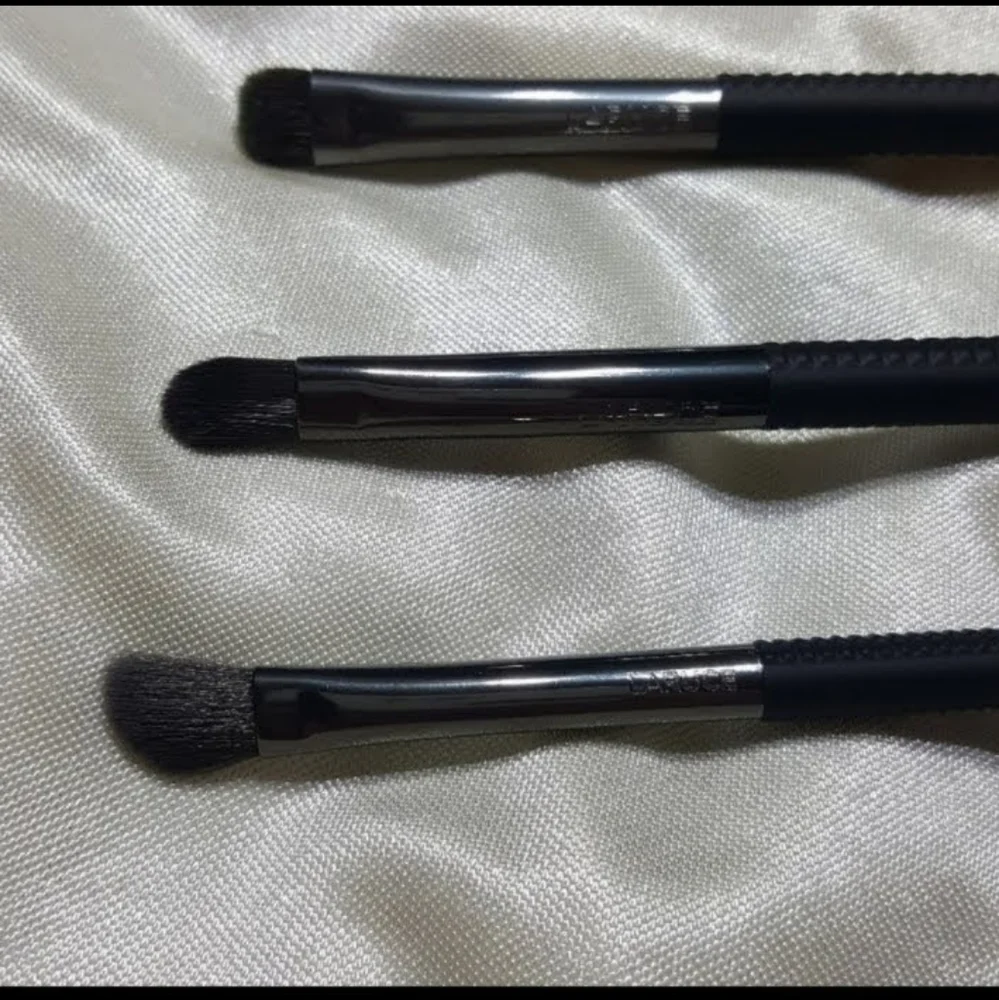 Laruce Beauty Three Piece Brush Set
